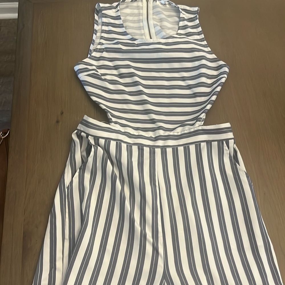 Grayish/ blue jumpsuit with pockets